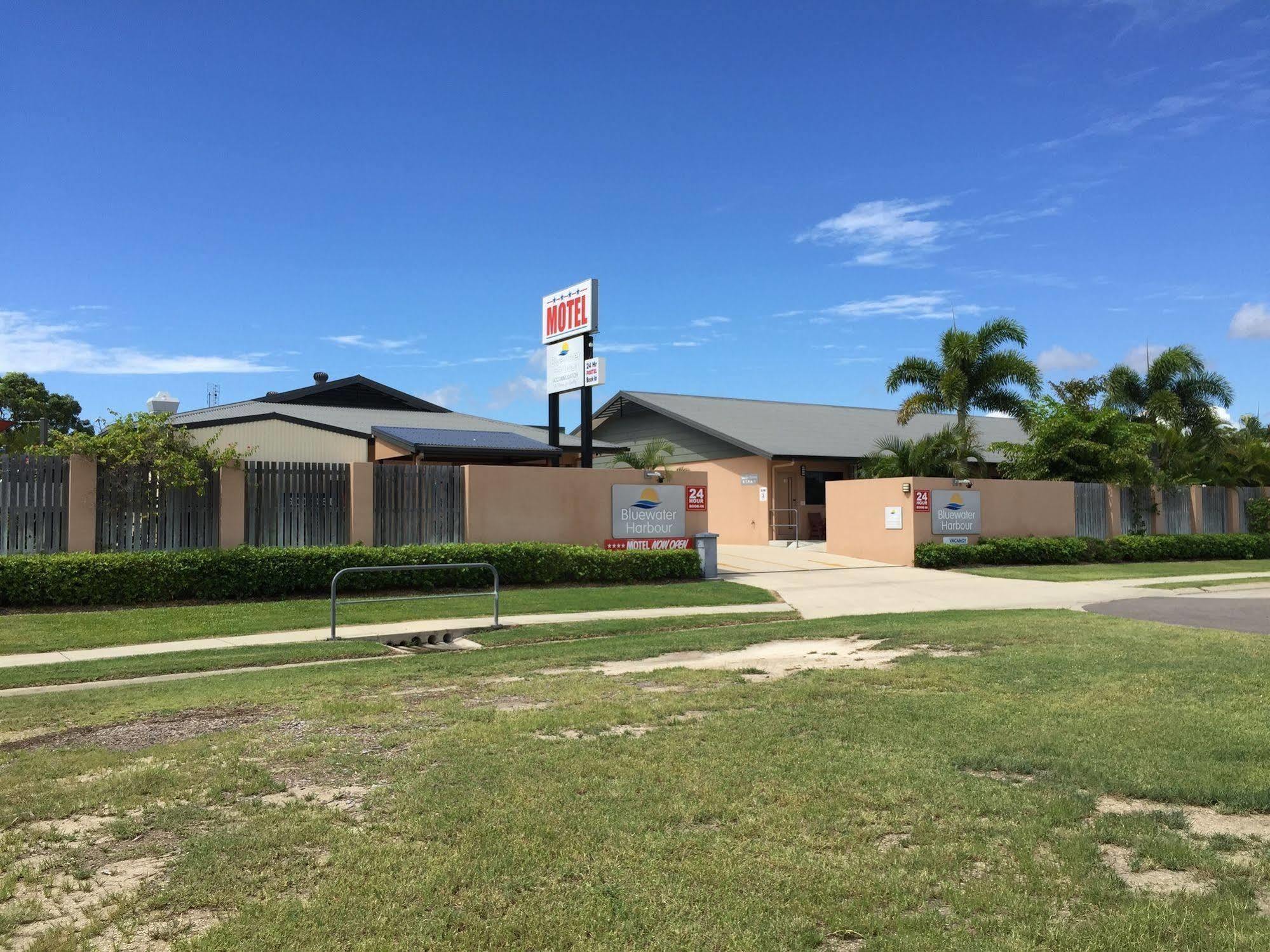 Bluewater Harbour Motel Bowen Exterior photo